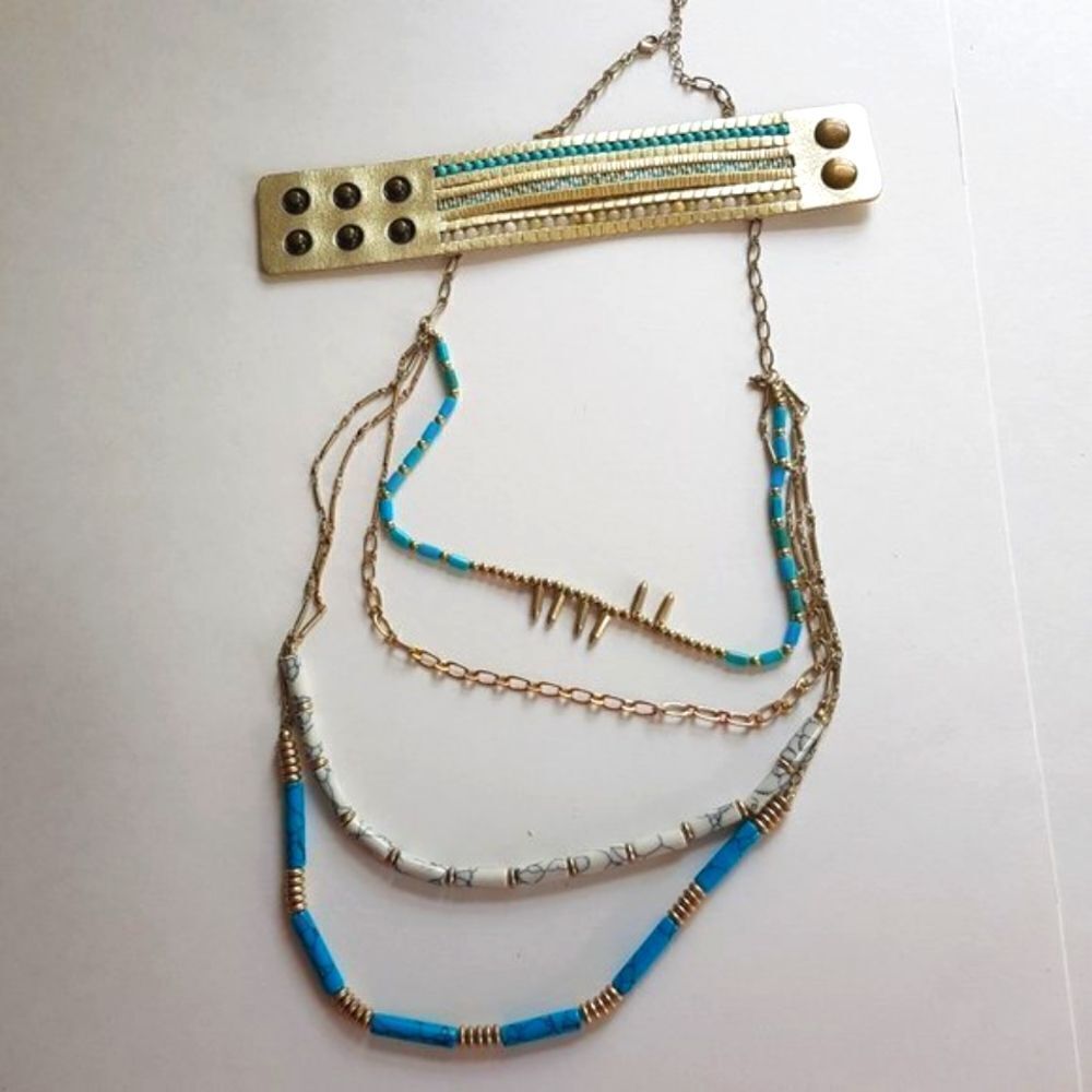 VICTORIA EMERSON Multi Layer Necklace and Bracelet Gold White and Turquo…